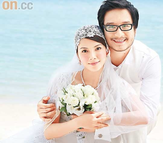 Lee Sinje and Oxide Pang…the beautiful bride wearing Melinda Looi Couture Bridal