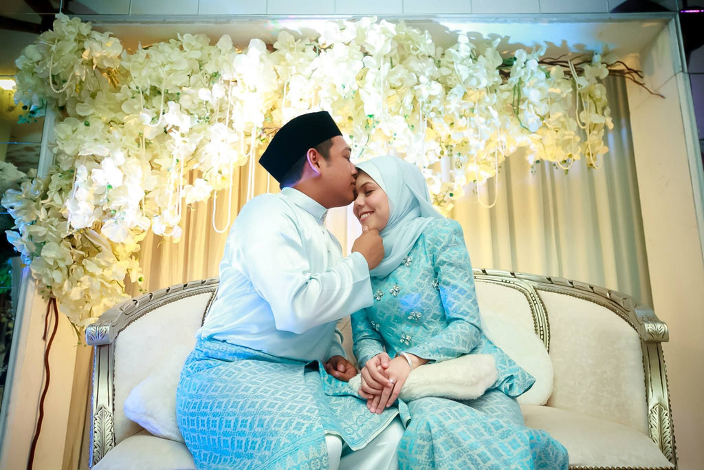 Baju Pengantin Moden/ Baju Pengantin Songket by Melinda Looi Ivory Bridal Couture