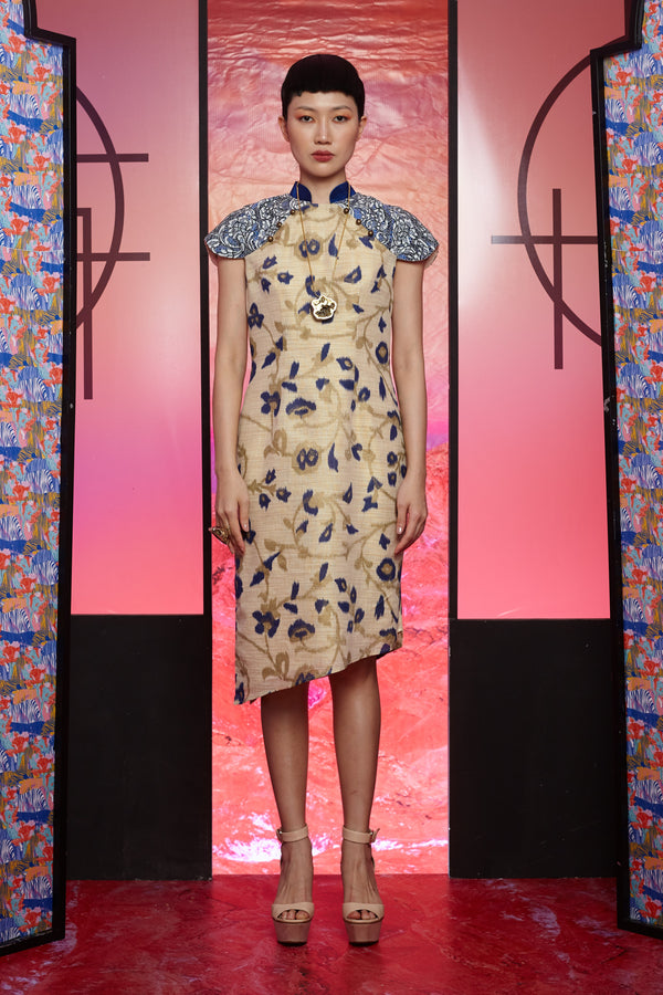 BLUE FLORAL LINEN WITH BLUE SPANISH TAFFETA AND WHITE LACE ON YOKE - CHENGSAM WITH DIAGONAL HEM - BLUE