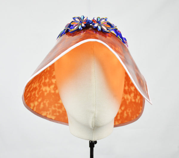 BROWN PU VISOR WITH ORIENTAL BROCADE FINISHING - BROWN