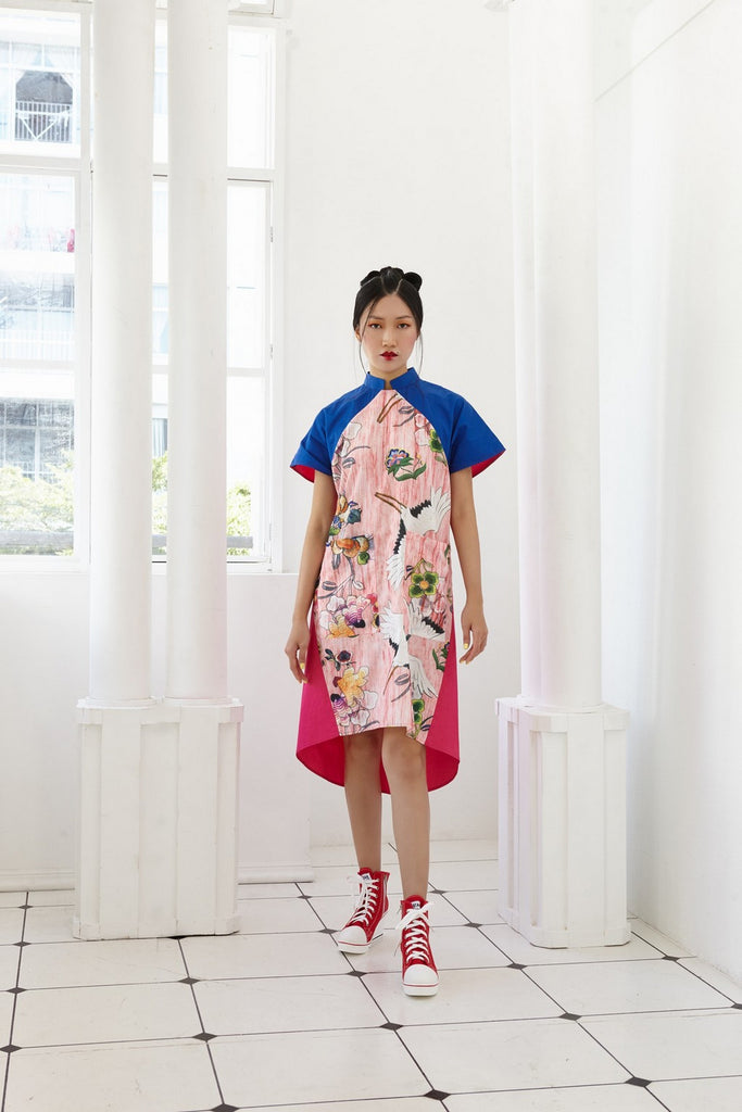 Pre-Order BLUE, PINK AND FLORAL PRINTED COTTON - A LINE DRESS WITH DETACHABLE COLLAR AND FRONT POCKETS - BLUE