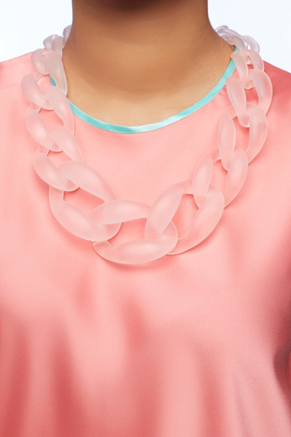 ARC ARCYLIC CHUNKY NECKLACE WITH BACK HOOK OPENING - DUSTY PINK
